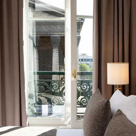 Madeleine Plaza Hotel 4*