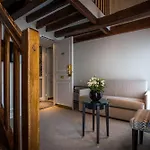 Madeleine Plaza Hotell 4*
