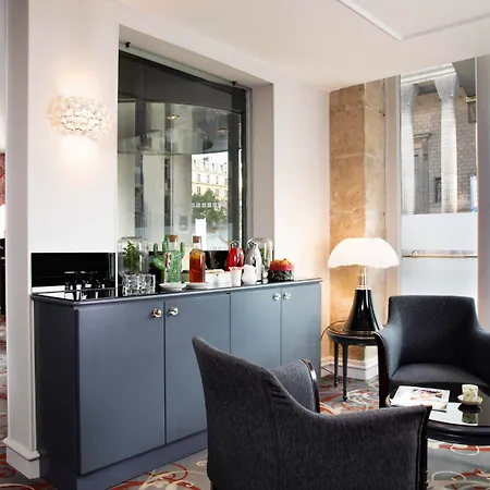 Madeleine Plaza Ξενοδοχείο 4*