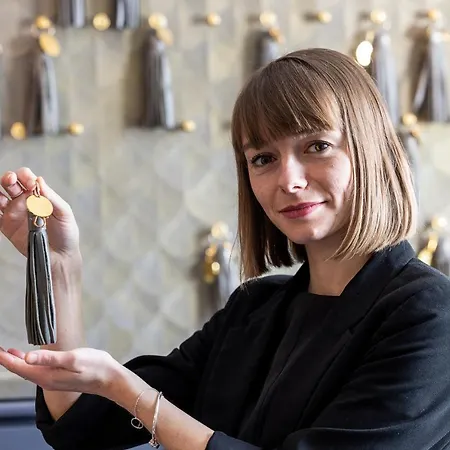 Ξενοδοχείο Madeleine Plaza 4*