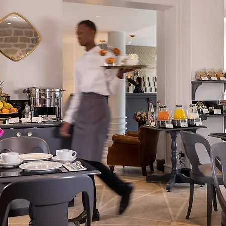 Madeleine Plaza ホテル