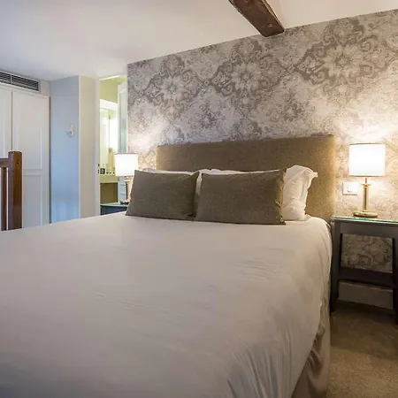 Madeleine Plaza Otel 4*