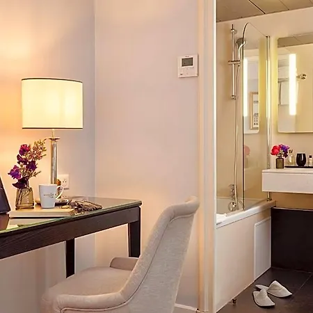Madeleine Plaza Hotel 4*