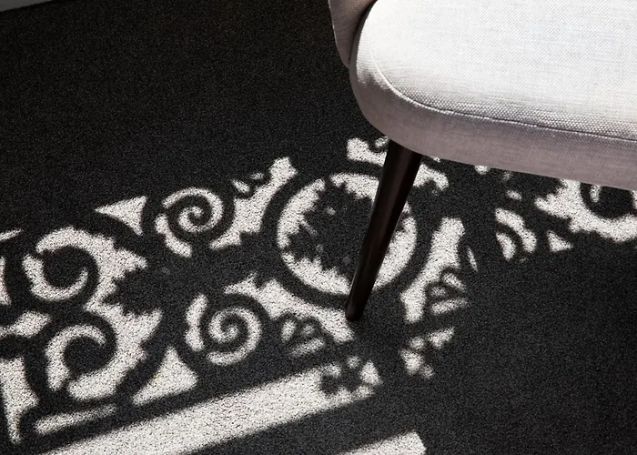 Madeleine Plaza Hotel 4*