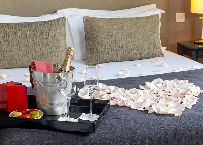 Madeleine Plaza Paris