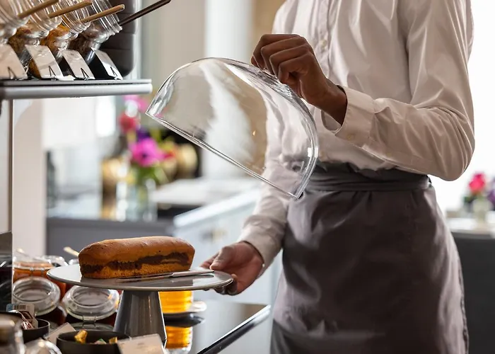 Hotel Madeleine Plaza