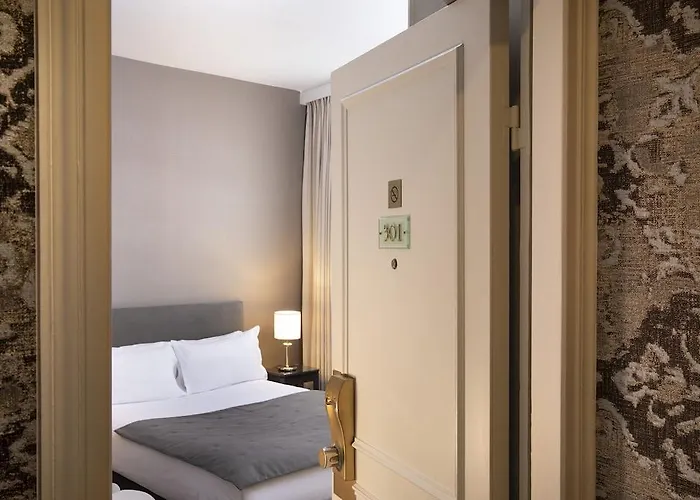 Madeleine Plaza Paris