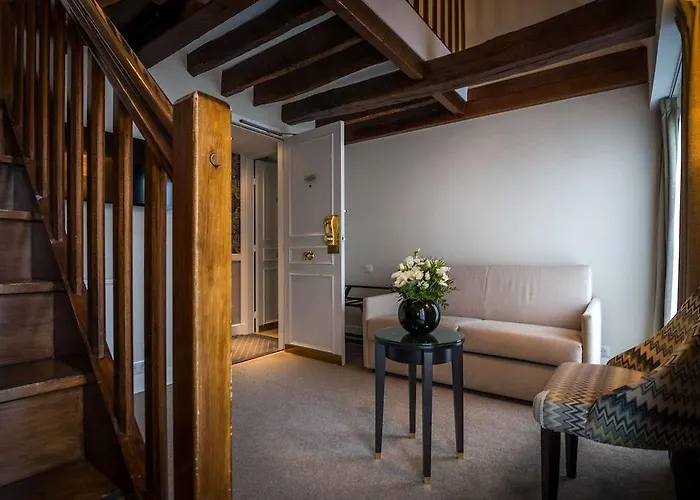 Madeleine Plaza Hotel 4*