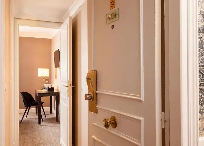 Madeleine Plaza Hotel 4*