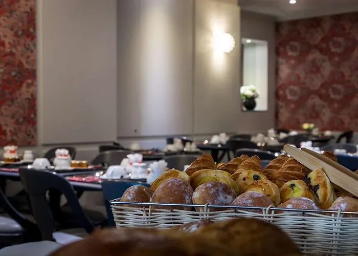 Madeleine Plaza Paris