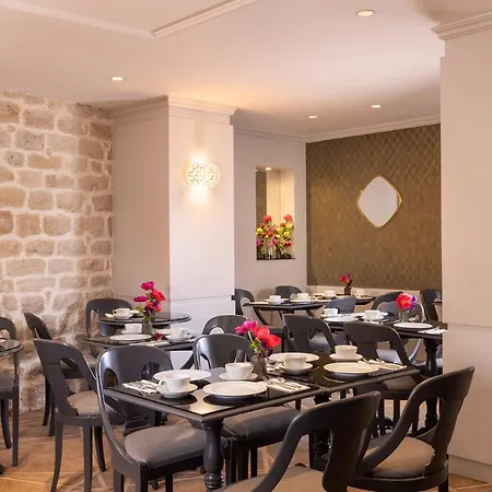 Madeleine Plaza Hotel 4*