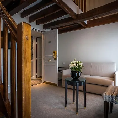 Madeleine Plaza Hotel 4*