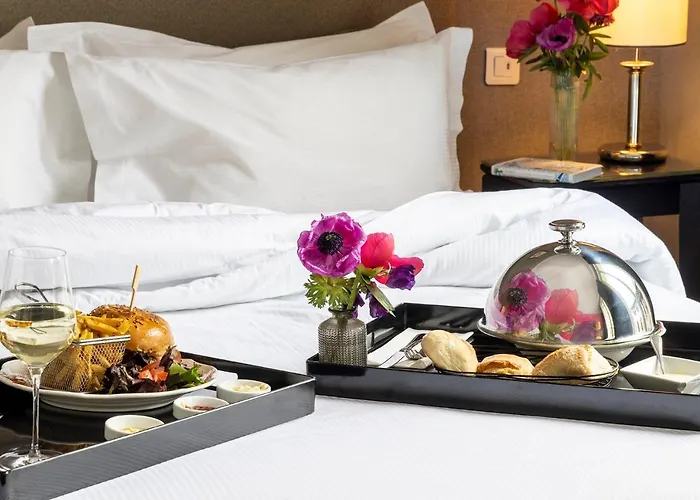 Hotell Madeleine Plaza 4*
