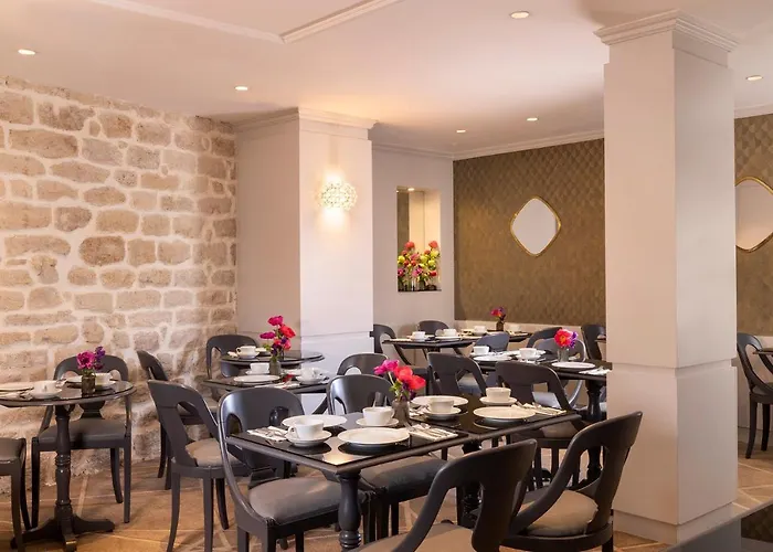 Madeleine Plaza Hotell 4*